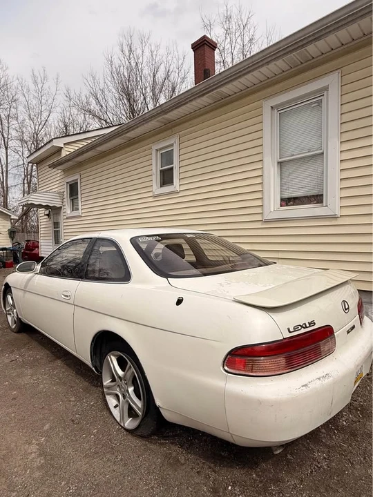 1995 Lexus SC400 - Image 3 of 13