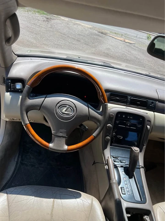 1995 Lexus SC400 - Image 8 of 19
