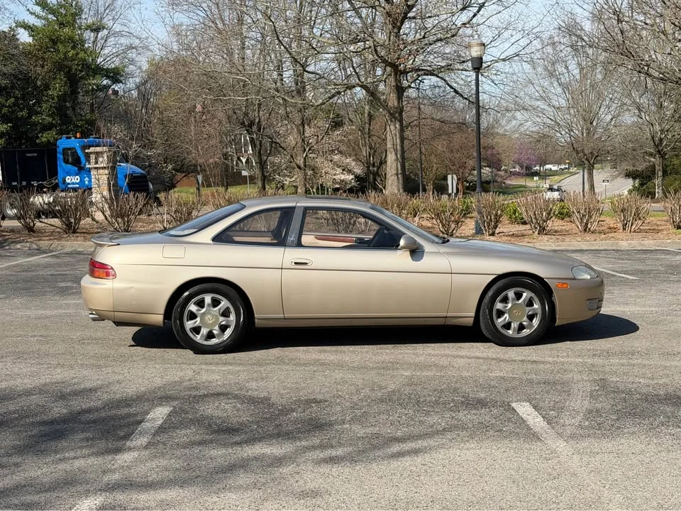 1995 Lexus SC400 - Image 2 of 9