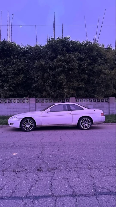 1995 Lexus SC400 - Image 2 of 3