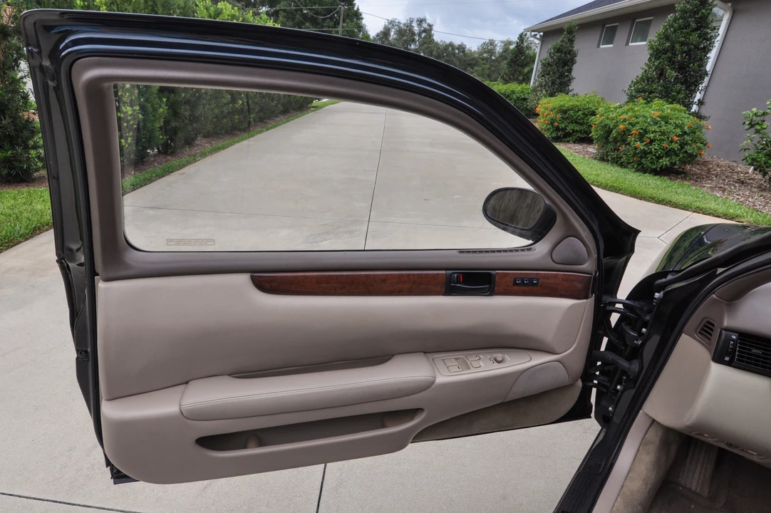 1995 Lexus SC400 - Image 19 of 31