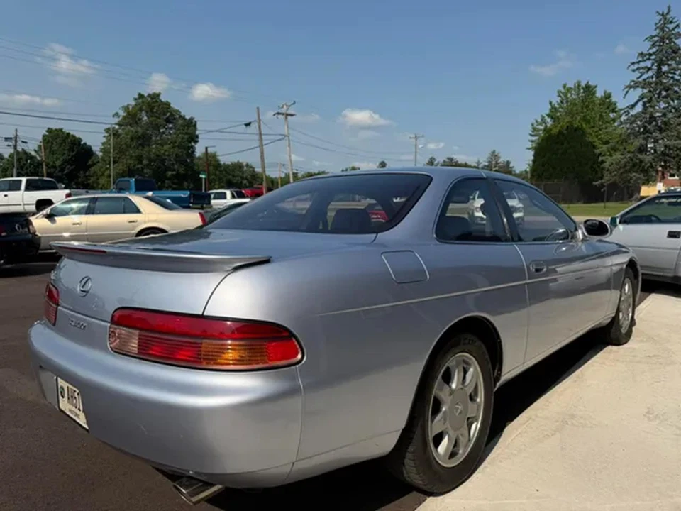 1995 Lexus SC400 - Image 3 of 5