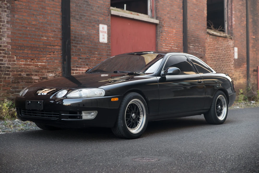 1995 Lexus SC400 - Image 2 of 31