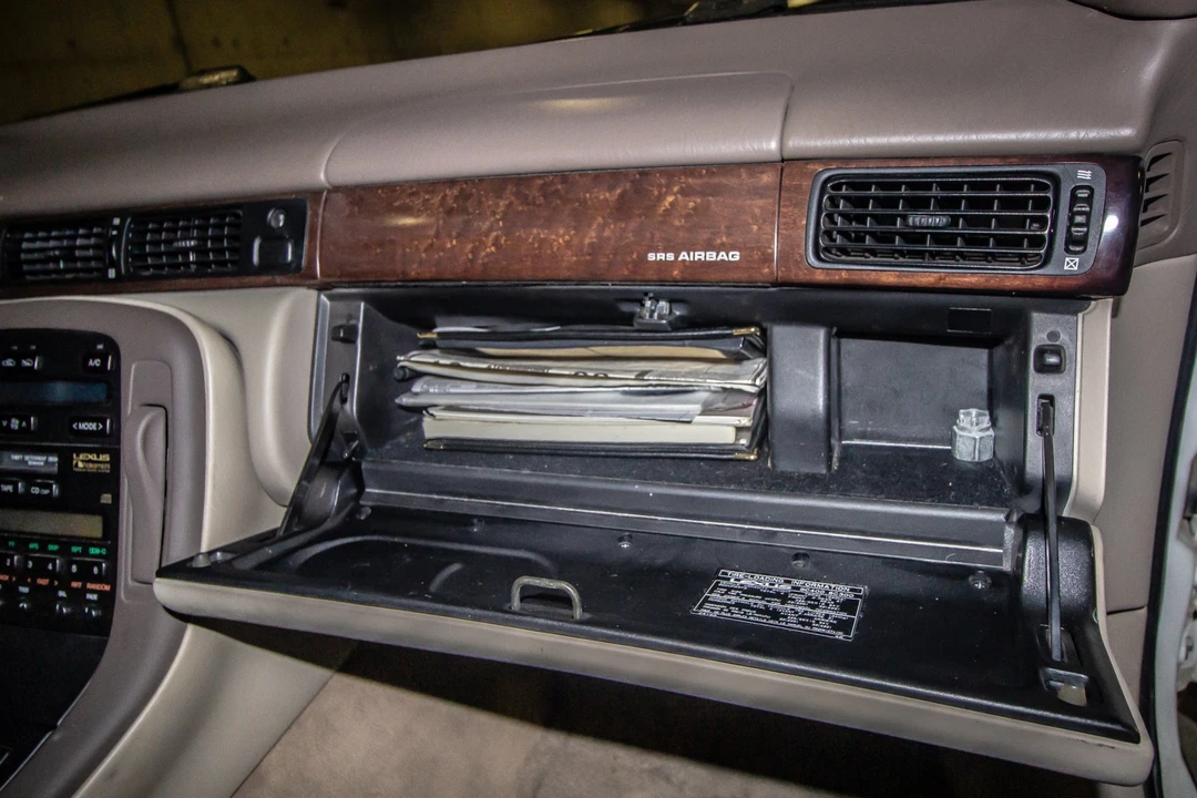 1995 Lexus SC400 - Image 26 of 31