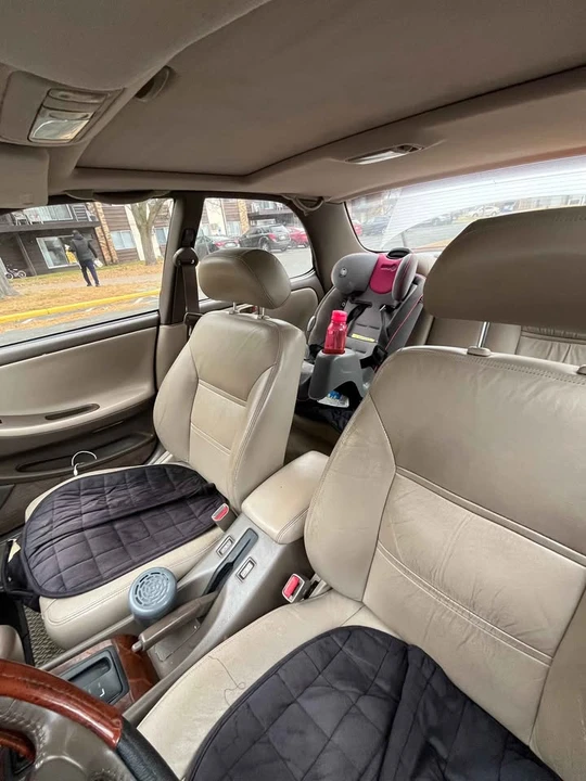 1995 Lexus ES 1st Gen - Image 3 of 4