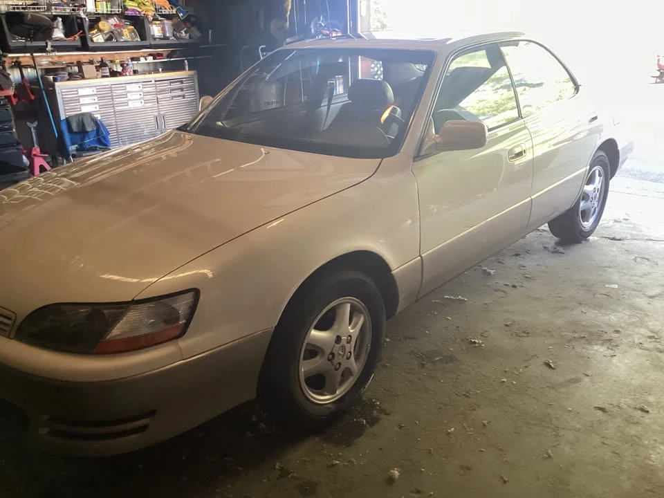 1995 Lexus ES 2nd Gen - Image 2 of 14