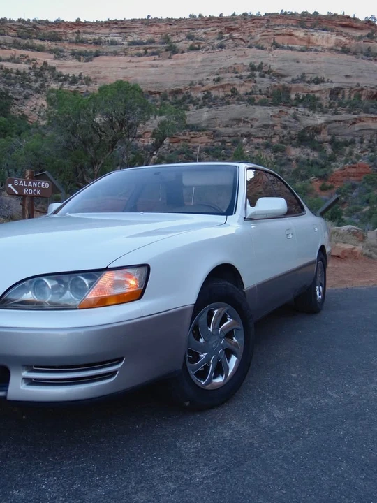 1995 Lexus ES 1st Gen - Image 2 of 20