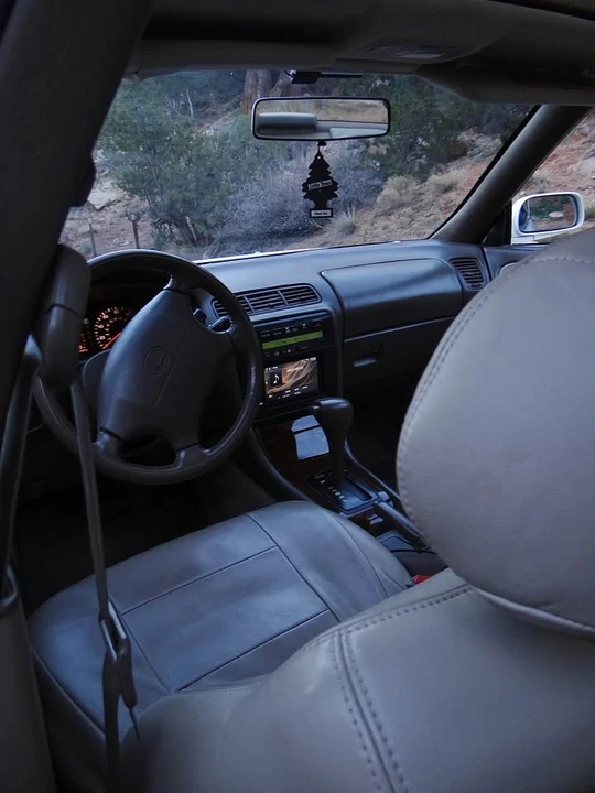1995 Lexus ES 1st Gen - Image 11 of 20