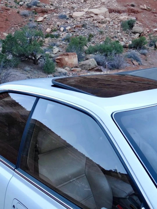 1995 Lexus ES 1st Gen - Image 9 of 20