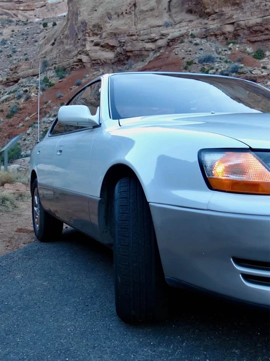 1995 Lexus ES 1st Gen - Image 6 of 20