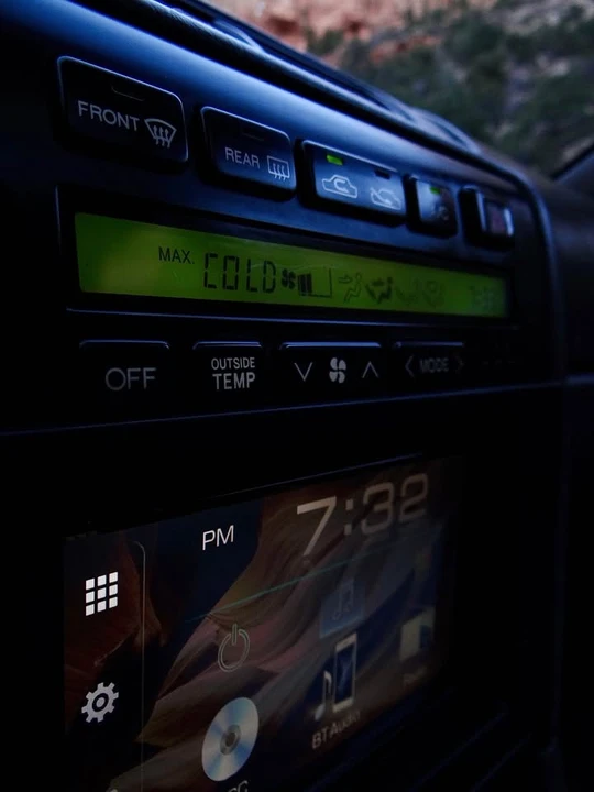 1995 Lexus ES 1st Gen - Image 18 of 20