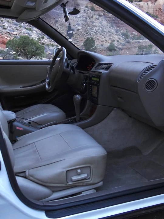 1995 Lexus ES 1st Gen - Image 19 of 20