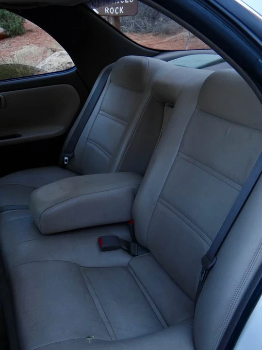 1995 Lexus ES 1st Gen - Image 13 of 20