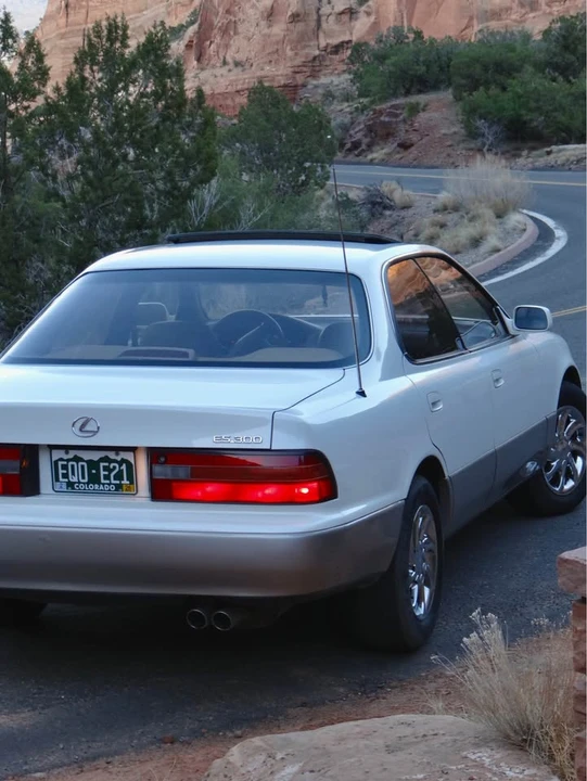 1995 Lexus ES 1st Gen - Image 4 of 20