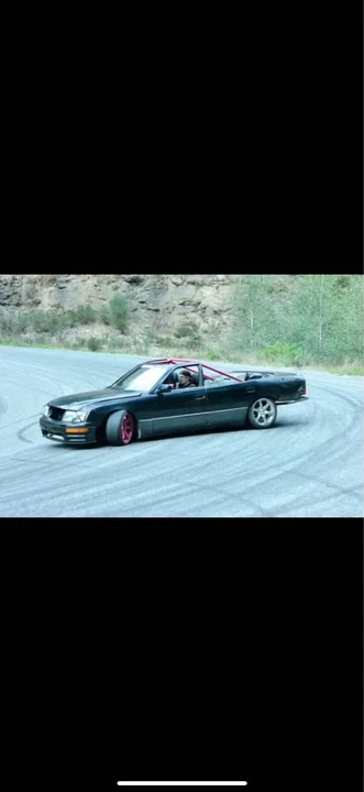 1995 Lexus LS 2nd Gen - Image 2 of 3