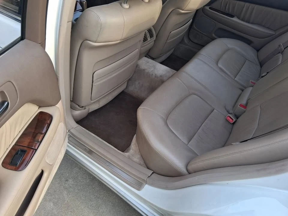 1995 Lexus LS 2nd Gen - Image 7 of 9