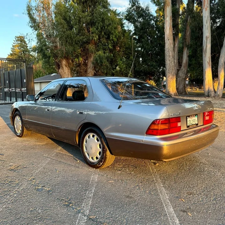 1995 Lexus LS 2nd Gen - Image 3 of 11