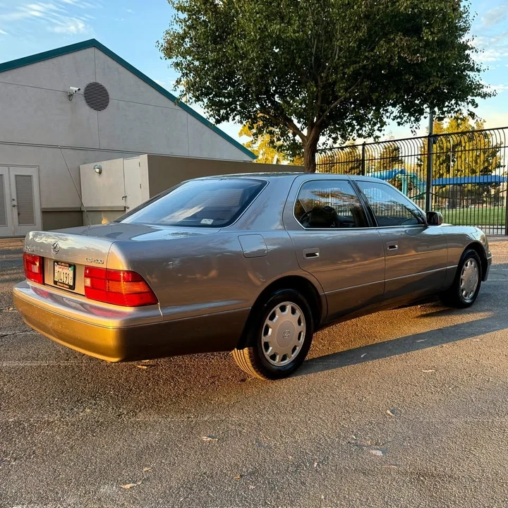 1995 Lexus LS 2nd Gen - Image 2 of 11