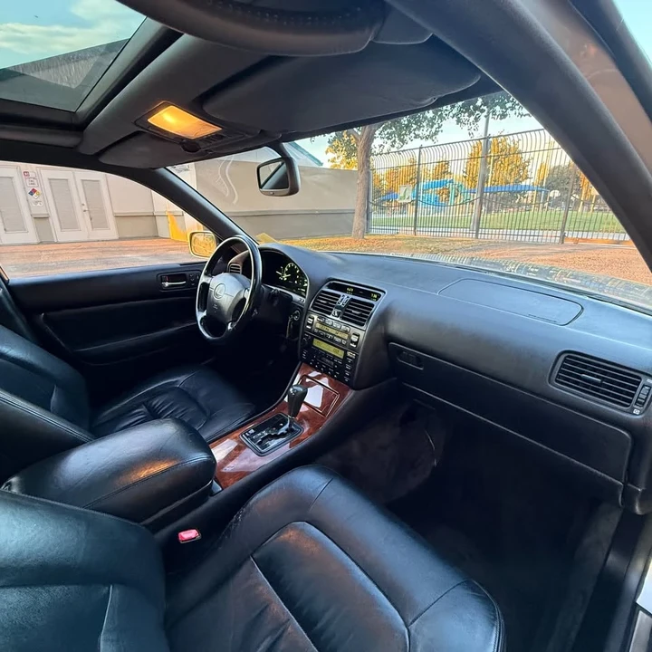 1995 Lexus LS 2nd Gen - Image 8 of 11