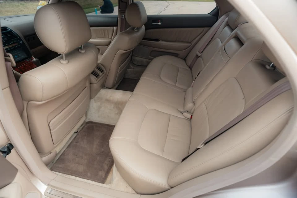 1995 Lexus LS 2nd Gen - Image 11 of 20