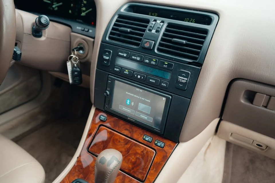 1995 Lexus LS 2nd Gen - Image 16 of 20