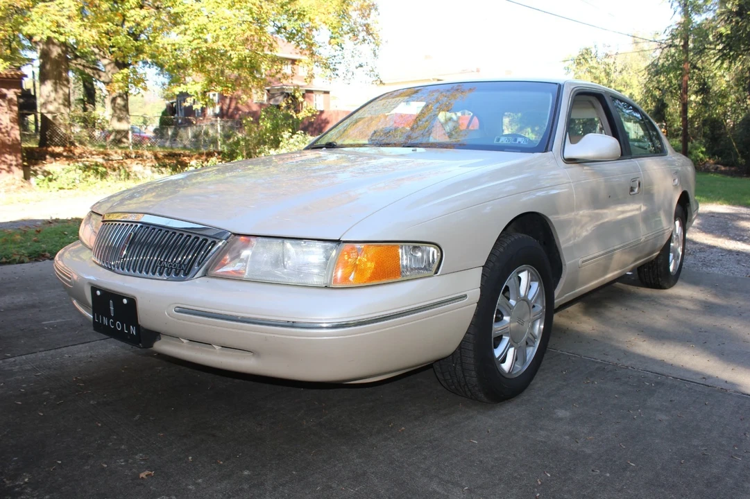 1995 Lincoln Continental 9th Gen - Image 9 of 20