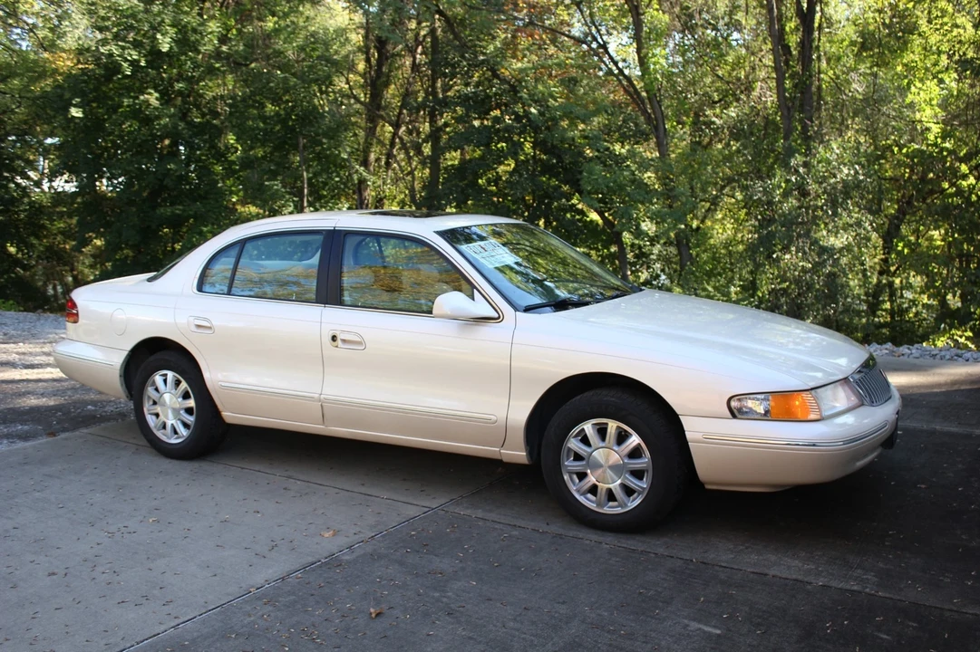 1995 Lincoln Continental 9th Gen - Image 3 of 20