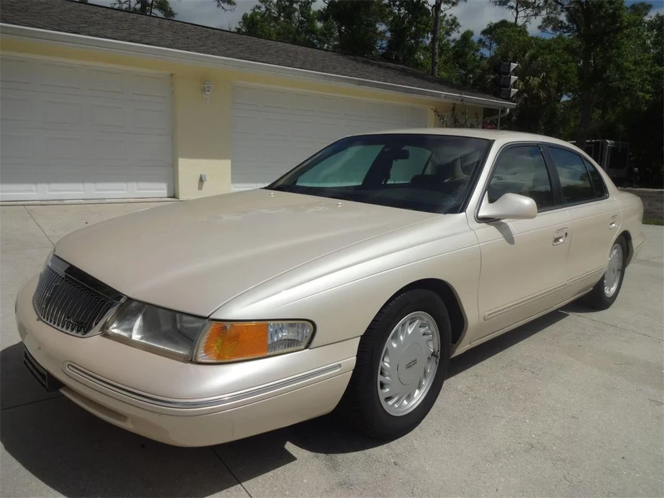 1995 Lincoln Continental 9th Gen - Image 5 of 31