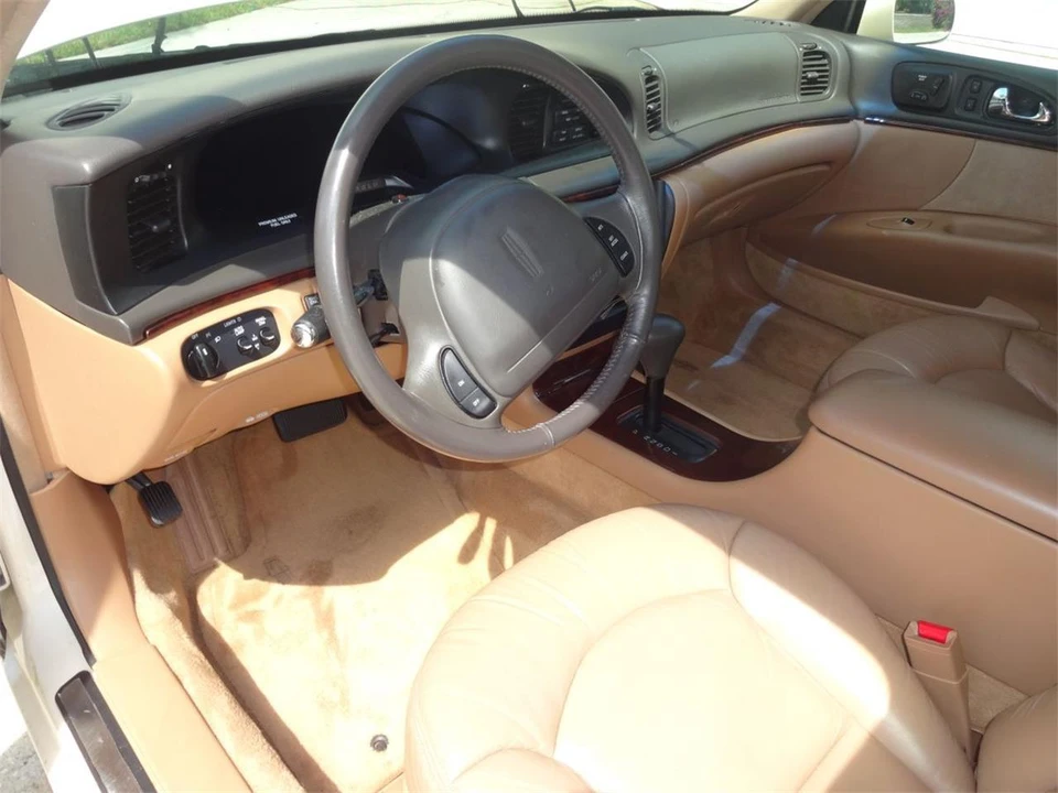1995 Lincoln Continental 9th Gen - Image 23 of 31