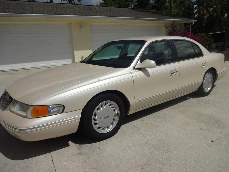 1995 Lincoln Continental 9th Gen - Image 6 of 31