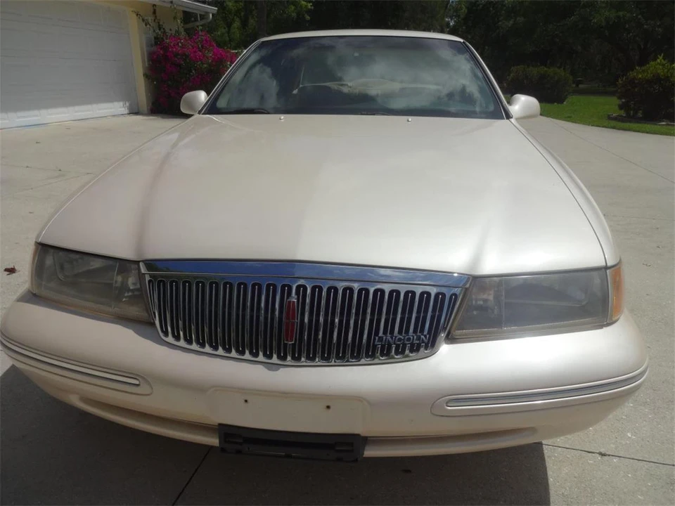1995 Lincoln Continental 9th Gen - Image 4 of 31