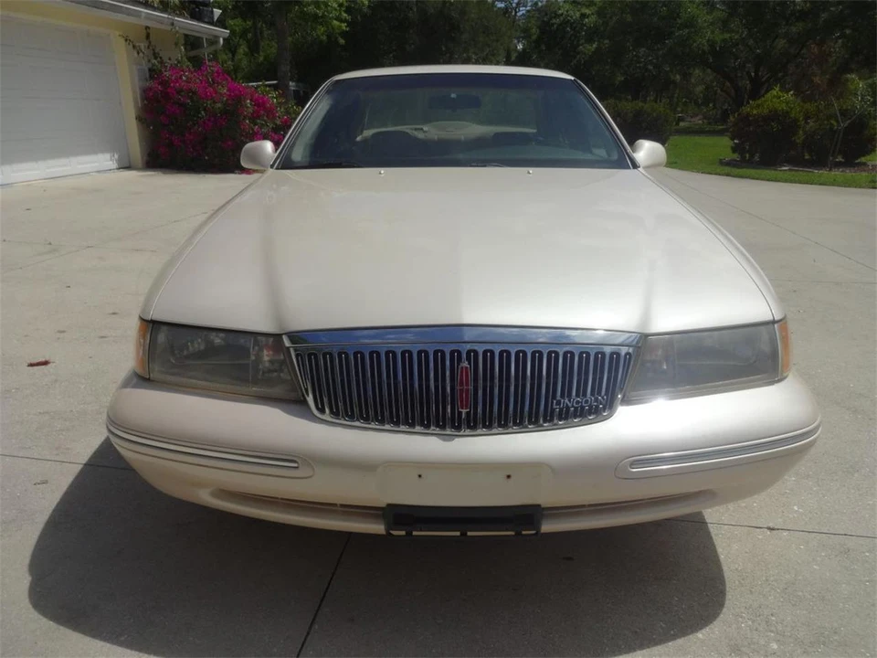 1995 Lincoln Continental 9th Gen - Image 18 of 31