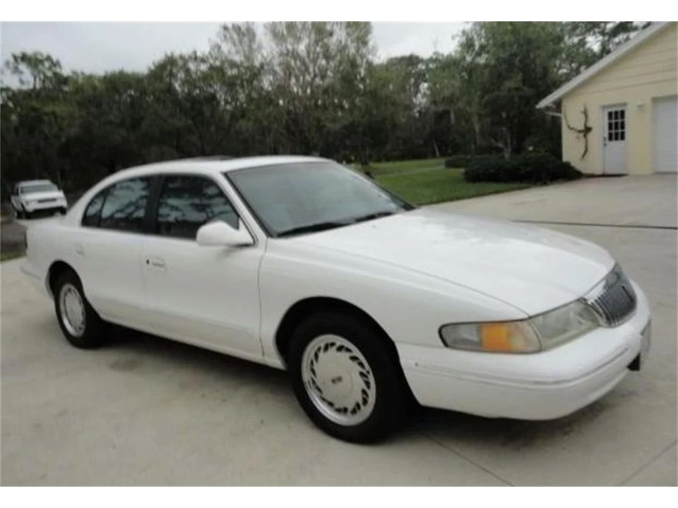 1995 Lincoln Continental 9th Gen - Image 2 of 23
