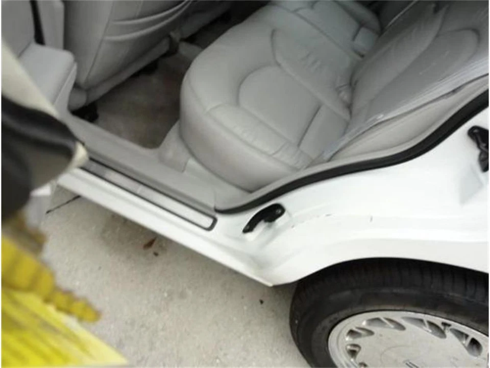 1995 Lincoln Continental 9th Gen - Image 14 of 23