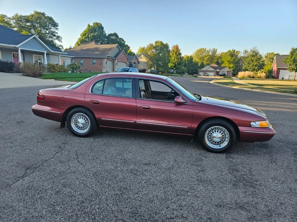 1995 Lincoln Continental 9th Gen - Image 3 of 18