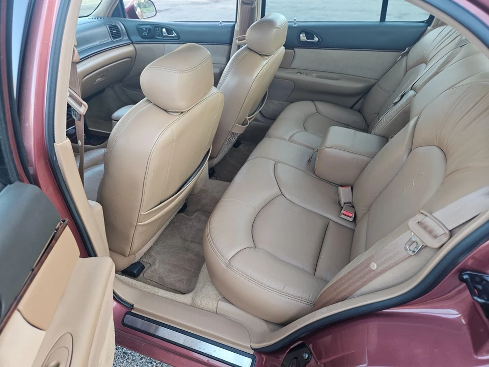 1995 Lincoln Continental 9th Gen - Image 14 of 18