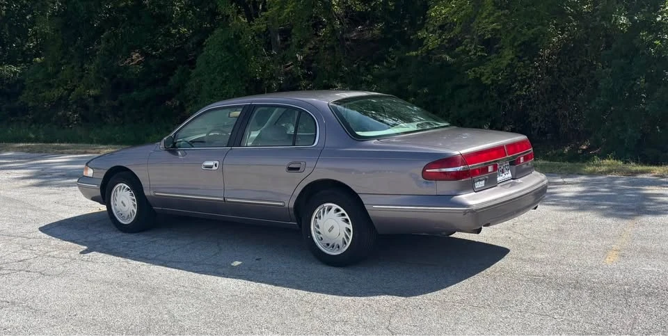1995 Lincoln Continental 9th Gen - Image 9 of 12