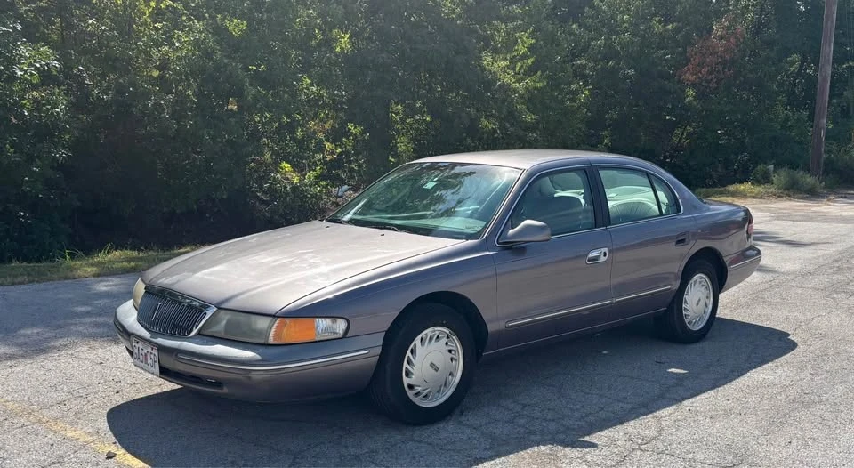 1995 Lincoln Continental 9th Gen - Image 8 of 12
