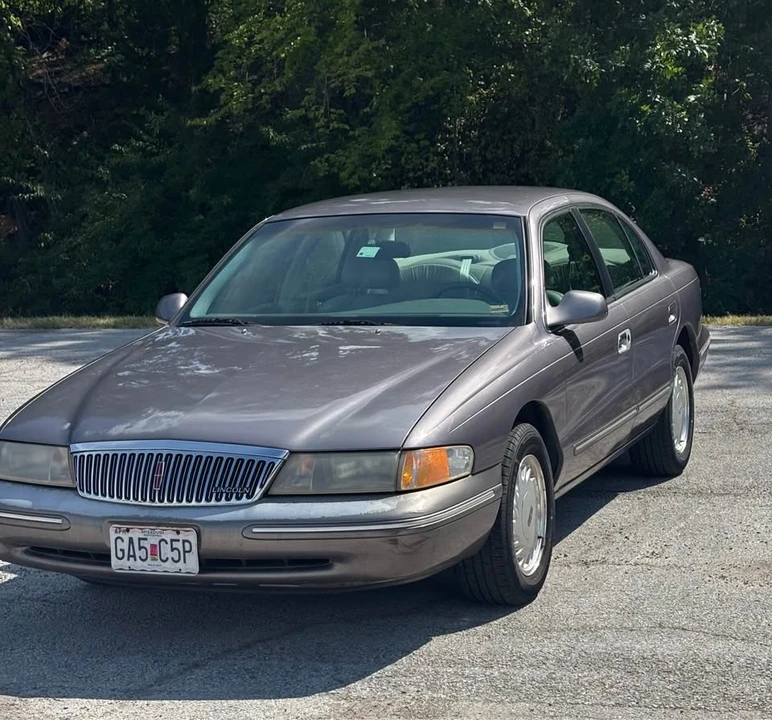 1995 Lincoln Continental 9th Gen - Image 11 of 12