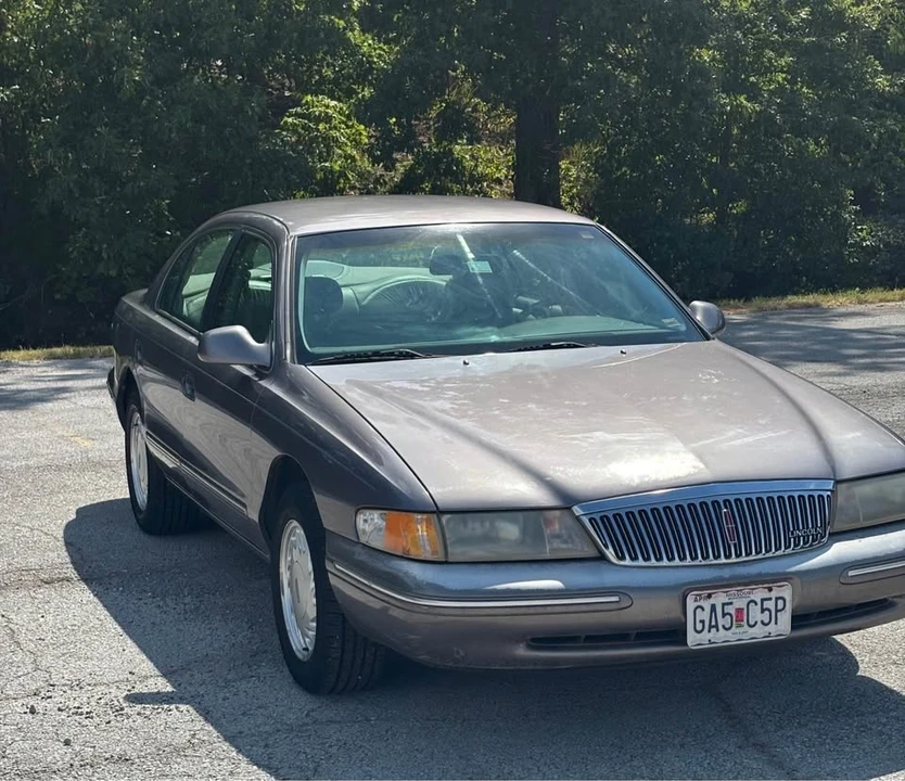 1995 Lincoln Continental 9th Gen - Image 10 of 12