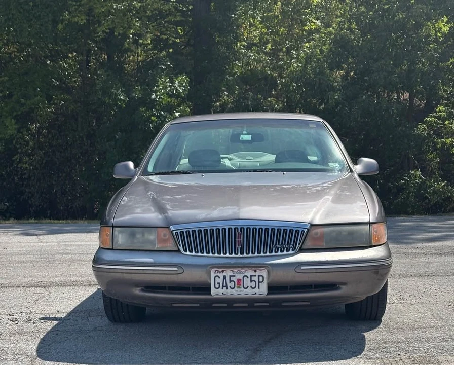 1995 Lincoln Continental 9th Gen - Image 12 of 12