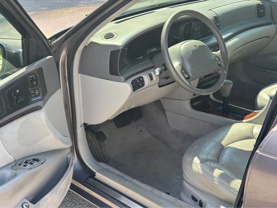 1995 Lincoln Continental 9th Gen - Image 3 of 12