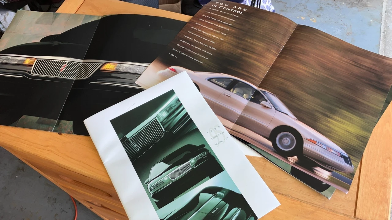 1995 Lincoln Continental Mark VIII - Image 26 of 29