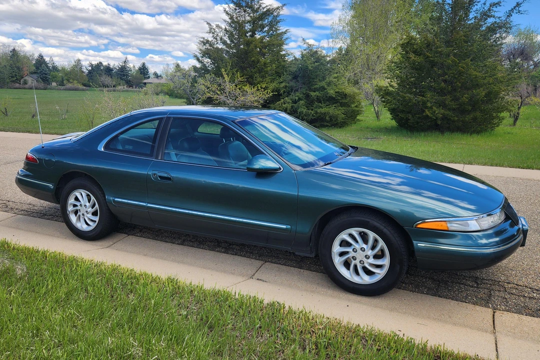 1995 Lincoln Continental Mark VIII - Image 3 of 31