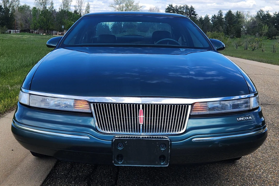 1995 Lincoln Continental Mark VIII - Image 2 of 31