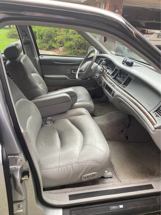 1995 Lincoln Town Car - Image 4 of 9
