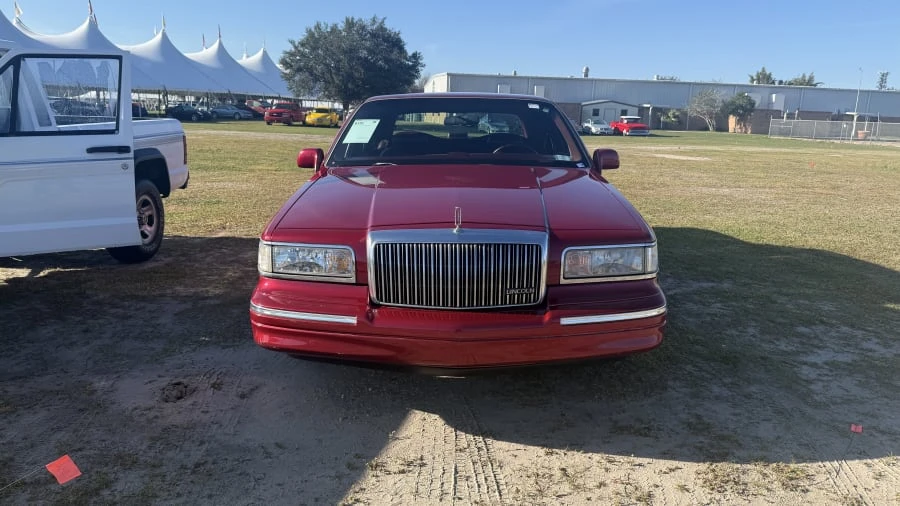 1995 Lincoln Town Car - Image 3 of 8