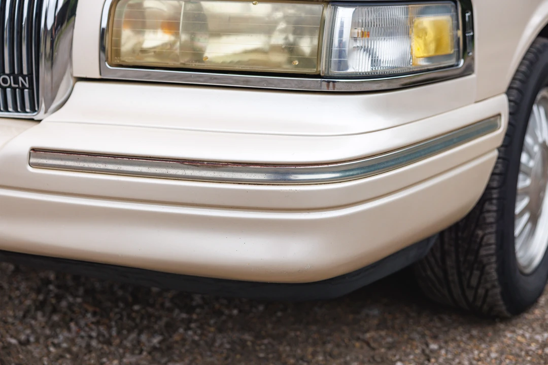 1995 Lincoln Town Car - Image 18 of 31