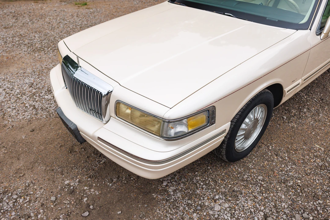 1995 Lincoln Town Car - Image 21 of 31