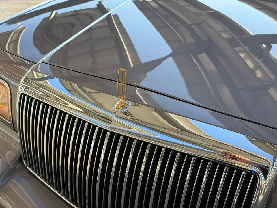1995 Lincoln Town Car - Image 29 of 31